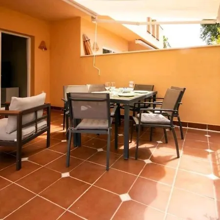 Appartement Modern Next To Pool *